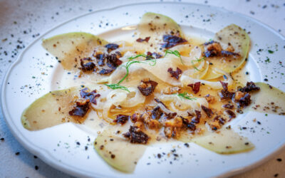 Drie texturen van koolrabi met warme miso-shiitakedressing